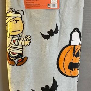 Peanuts Halloween Snoopy throw blanket